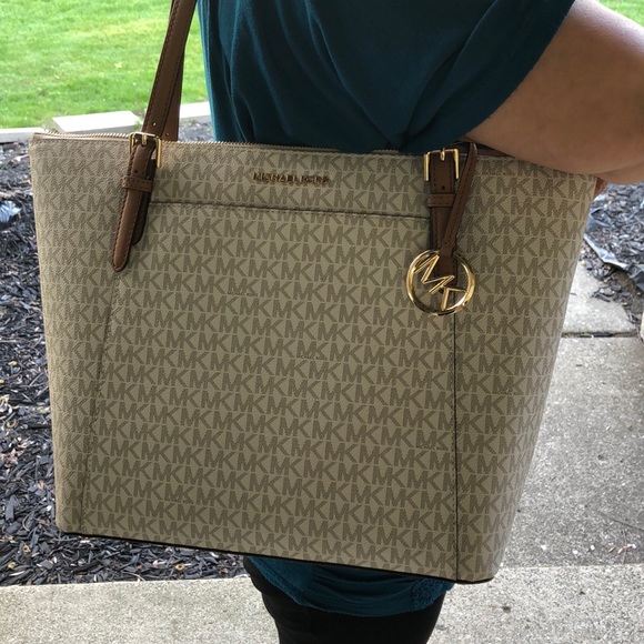 NWT Michael Kors handbag zipper style - Picture 4 of 4